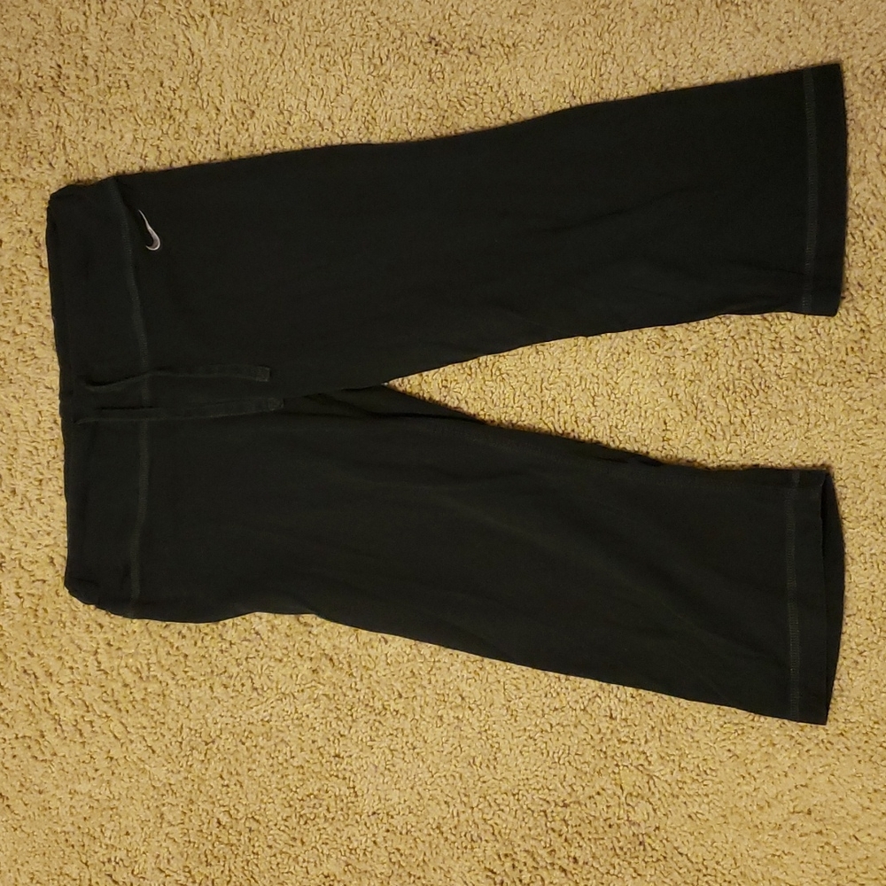 Athletic tie front capris